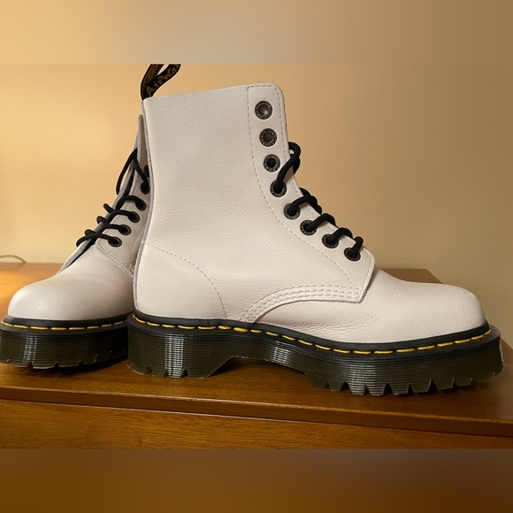 Dr. Martens Shoes - Dr. Martens, 1460 Pascal Bex Pisa Leather Lace Up Boots, Optical White, size 7